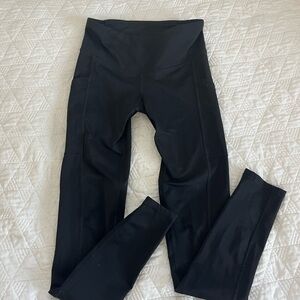 Black size small leggings.